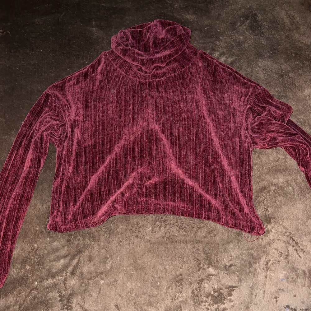 Maroon turtle neck sweater, Never worn, Size Large